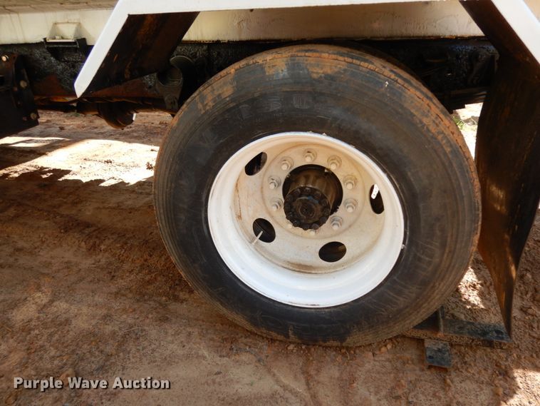 image for item DM2880 2000 Ford F650 Super Duty  water truck