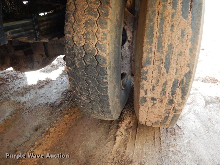 image for item DM2880 2000 Ford F650 Super Duty  water truck