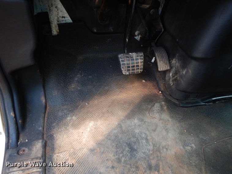 image for item DM2881 2005 International 4300  utility / service truck