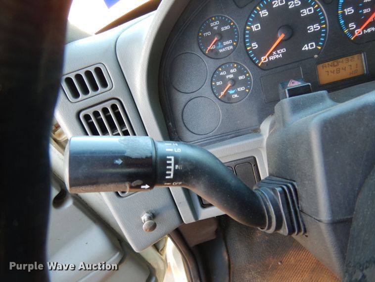 image for item DM2881 2005 International 4300  utility / service truck