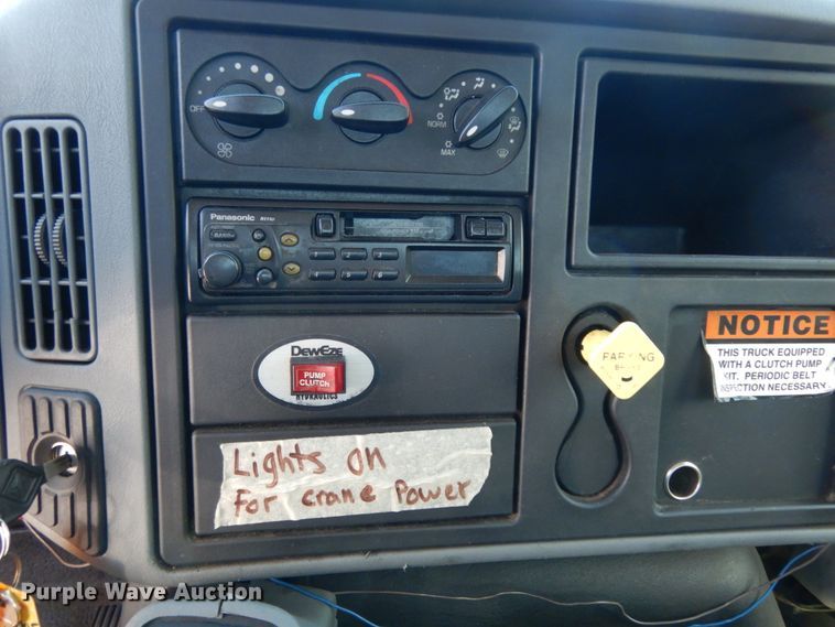 image for item DM2881 2005 International 4300  utility / service truck