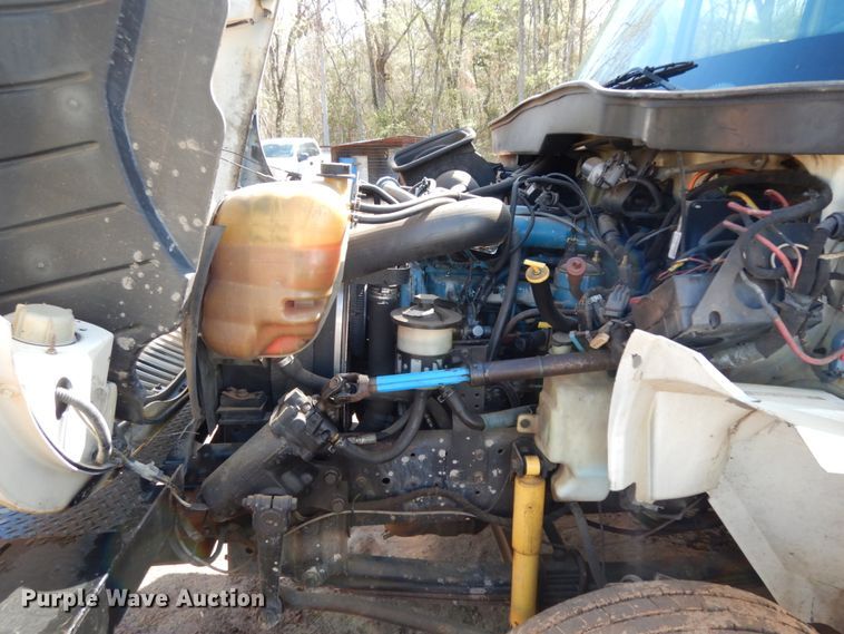 image for item DM2881 2005 International 4300  utility / service truck