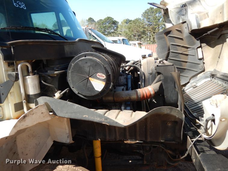 image for item DM2881 2005 International 4300  utility / service truck