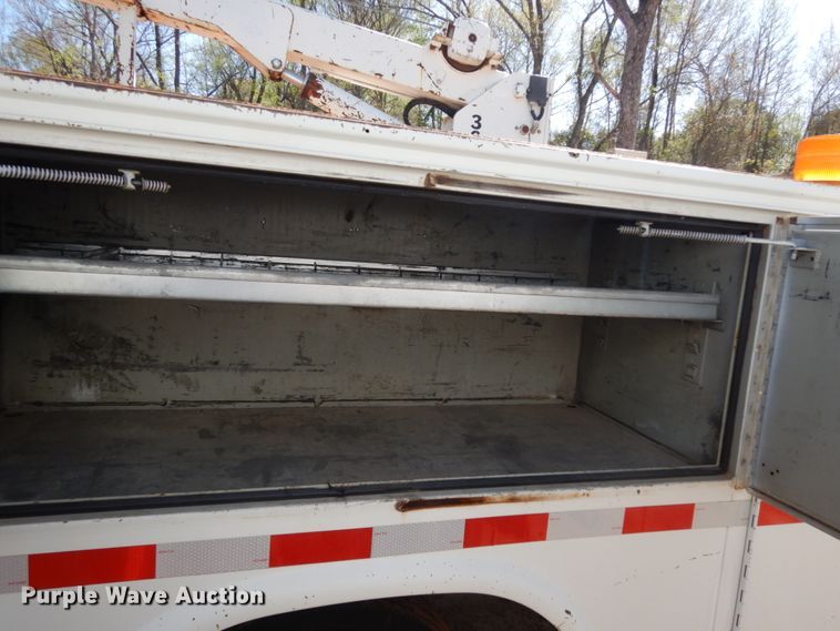 image for item DM2881 2005 International 4300  utility / service truck