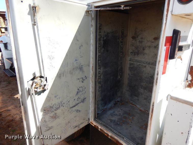 image for item DM2881 2005 International 4300  utility / service truck