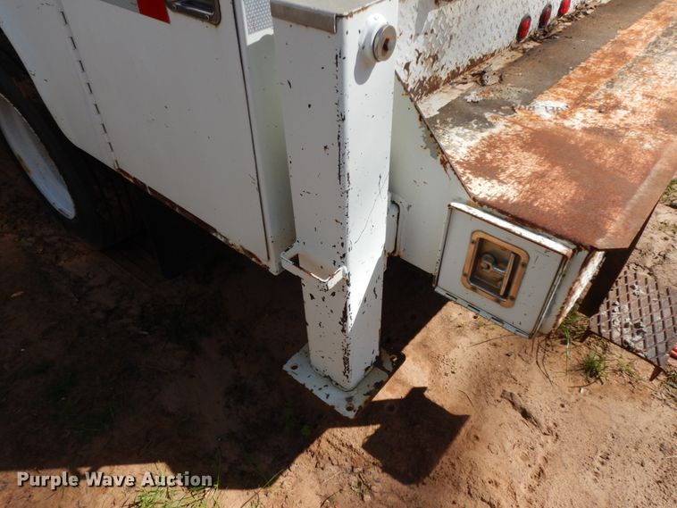 image for item DM2881 2005 International 4300  utility / service truck