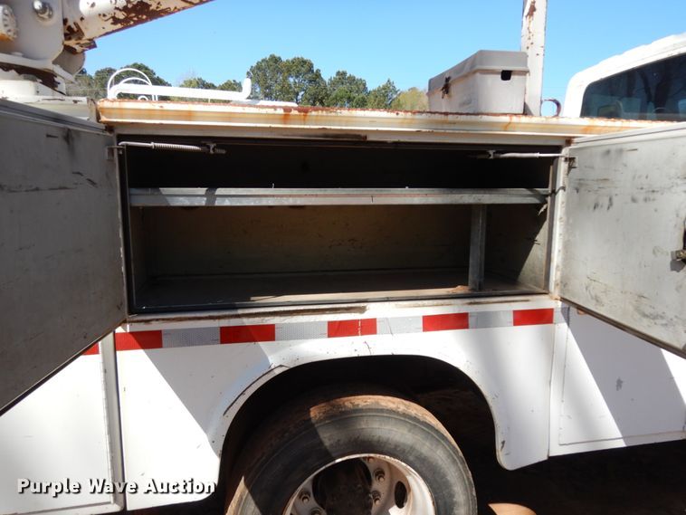 image for item DM2881 2005 International 4300  utility / service truck