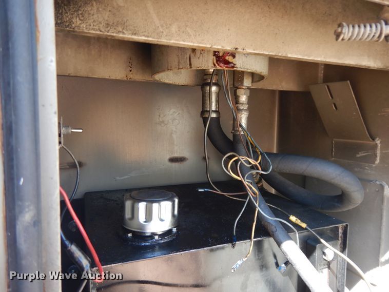 image for item DM2881 2005 International 4300  utility / service truck