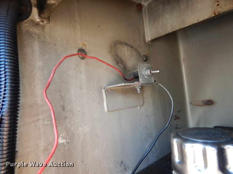 image for item DM2881 2005 International 4300  utility / service truck