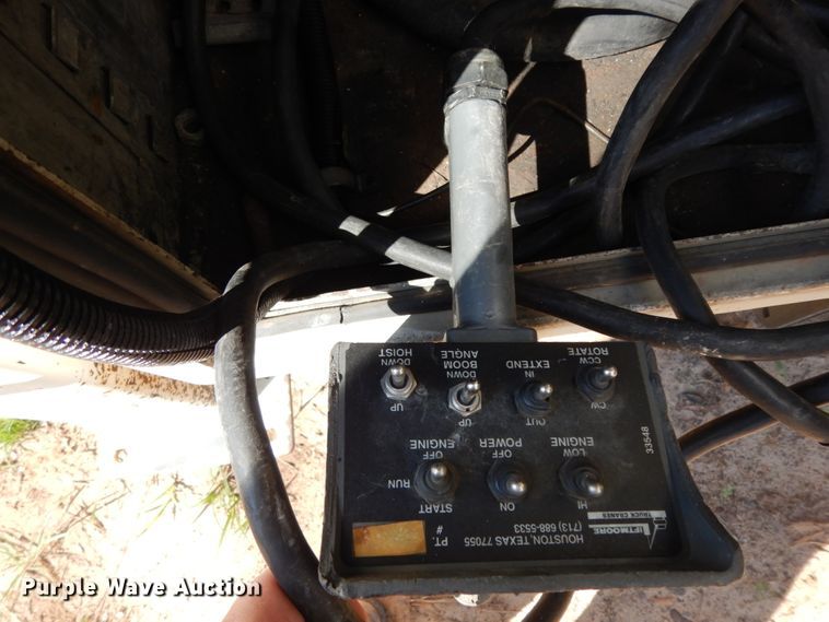 image for item DM2881 2005 International 4300  utility / service truck