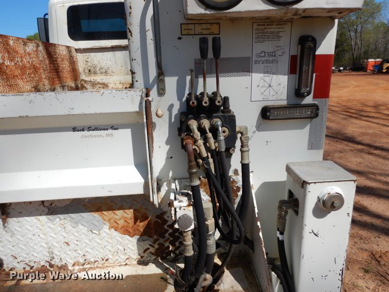 image for item DM2881 2005 International 4300  utility / service truck