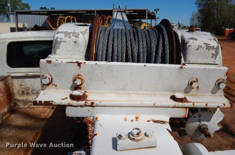 image for item DM2881 2005 International 4300  utility / service truck