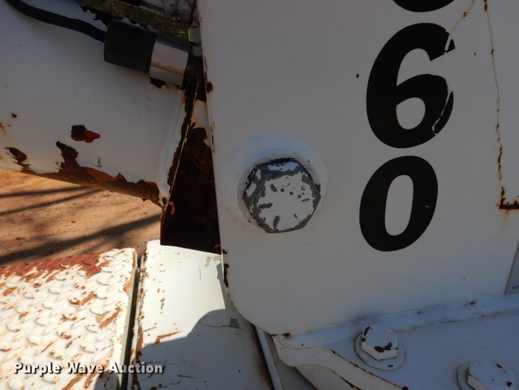 image for item DM2881 2005 International 4300  utility / service truck