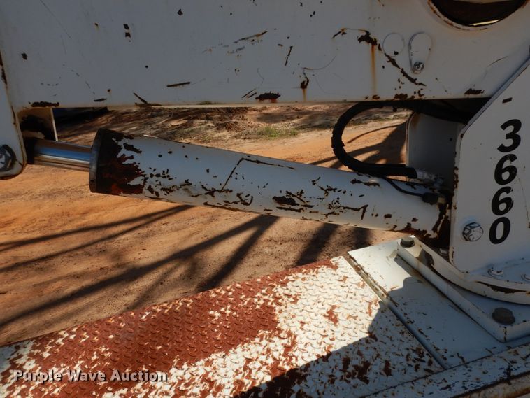 image for item DM2881 2005 International 4300  utility / service truck