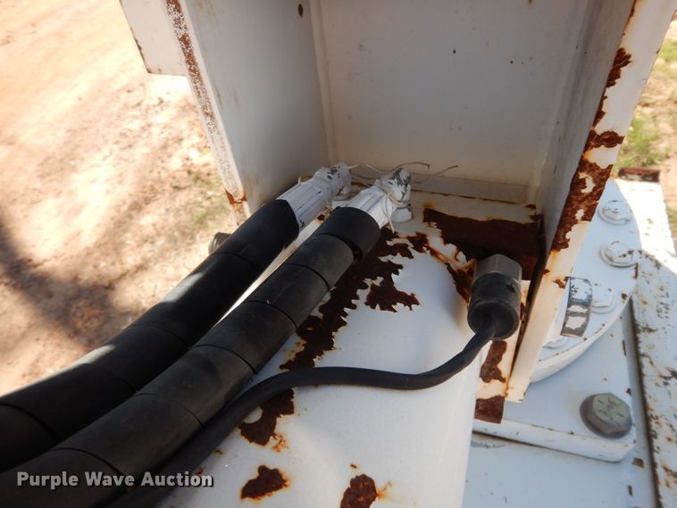 image for item DM2881 2005 International 4300  utility / service truck