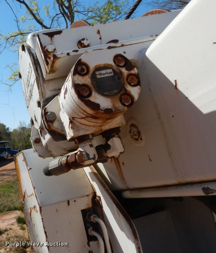 image for item DM2881 2005 International 4300  utility / service truck