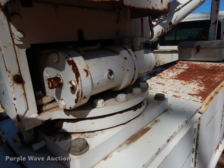 image for item DM2881 2005 International 4300  utility / service truck