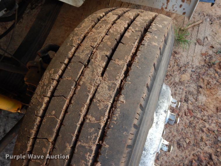 image for item DM2881 2005 International 4300  utility / service truck