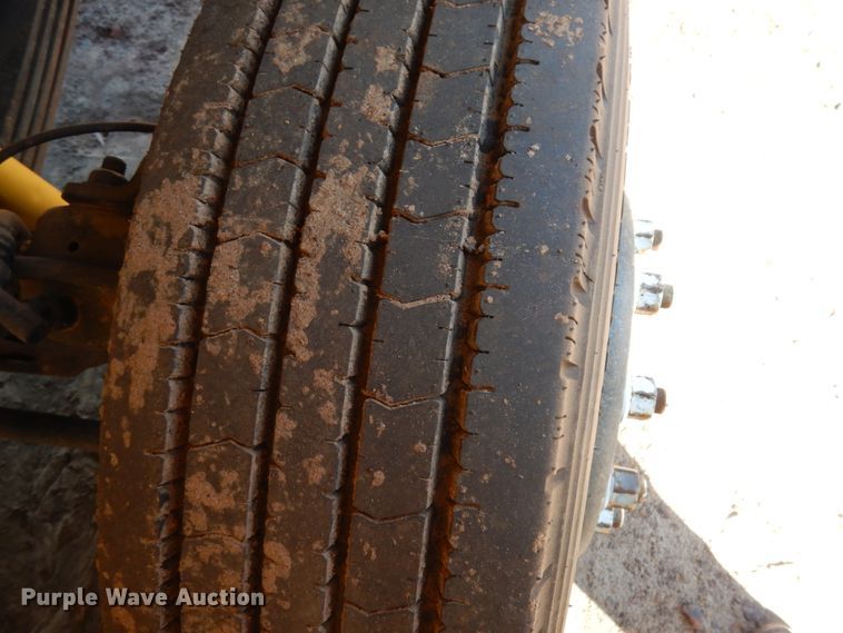 image for item DM2881 2005 International 4300  utility / service truck