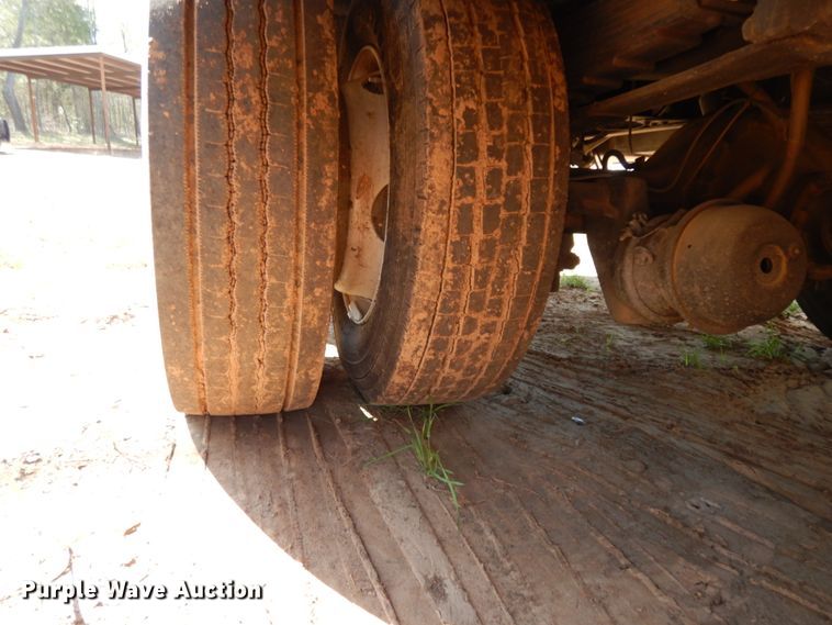 image for item DM2881 2005 International 4300  utility / service truck