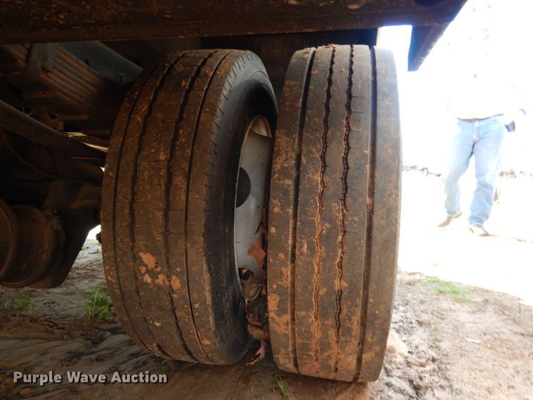 image for item DM2881 2005 International 4300  utility / service truck