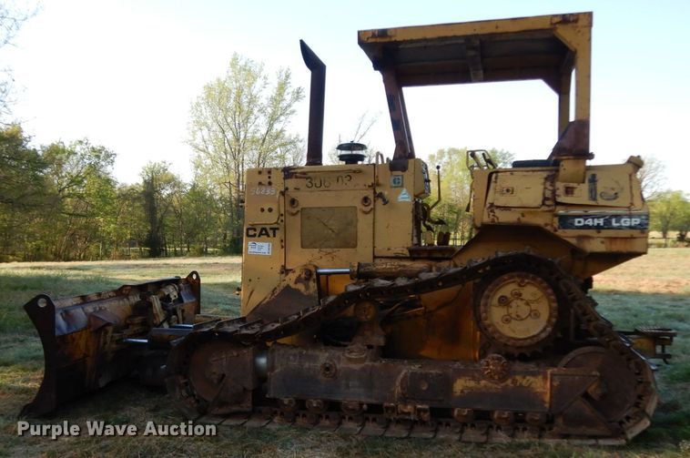 image for item DM2906 1989 Caterpillar D4H LGP  dozer
