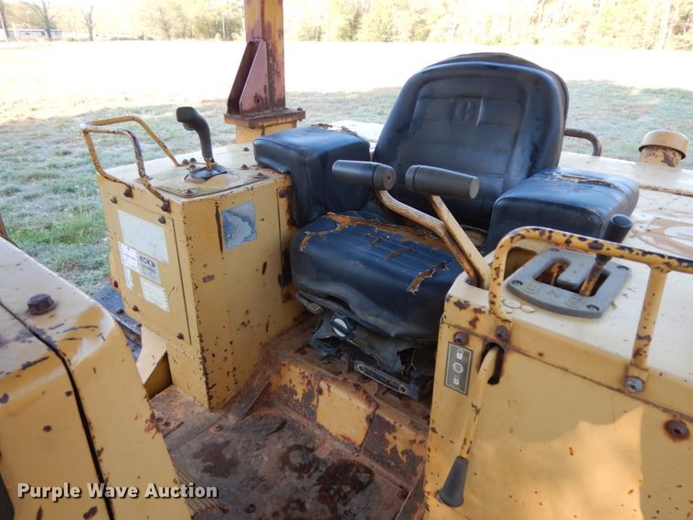 image for item DM2906 1989 Caterpillar D4H LGP  dozer
