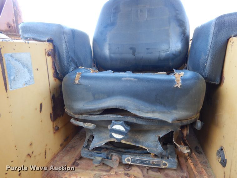 image for item DM2906 1989 Caterpillar D4H LGP  dozer