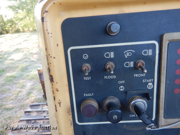 image for item DM2906 1989 Caterpillar D4H LGP  dozer