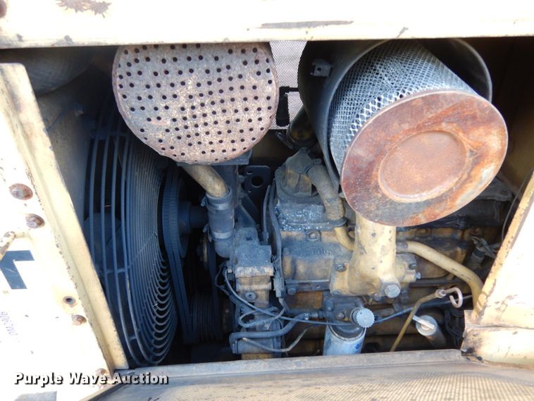 image for item DM2906 1989 Caterpillar D4H LGP  dozer