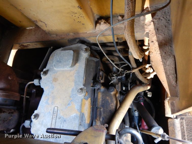 image for item DM2906 1989 Caterpillar D4H LGP  dozer