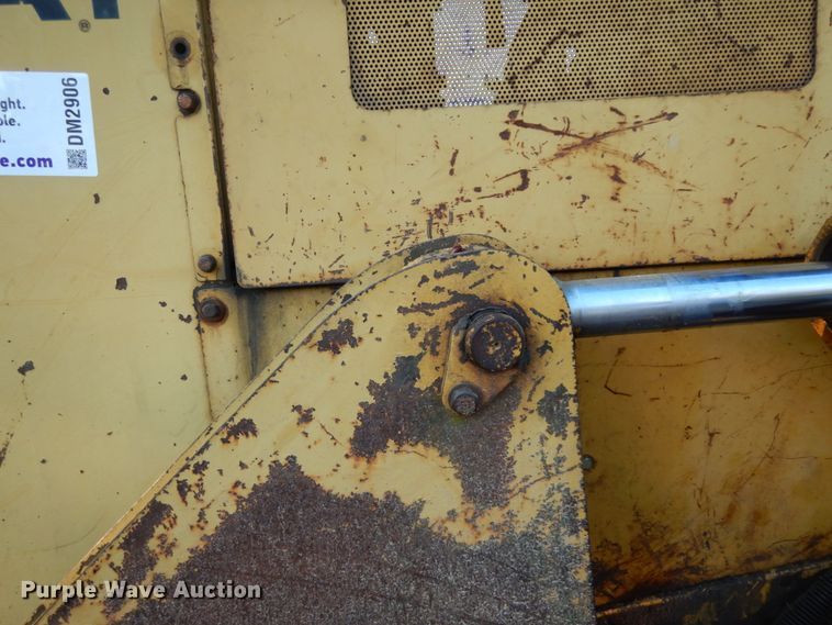 image for item DM2906 1989 Caterpillar D4H LGP  dozer