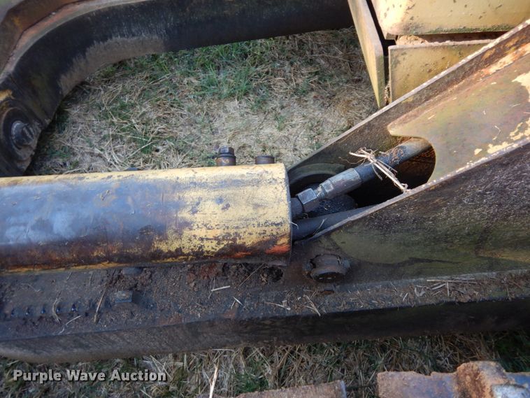 image for item DM2906 1989 Caterpillar D4H LGP  dozer