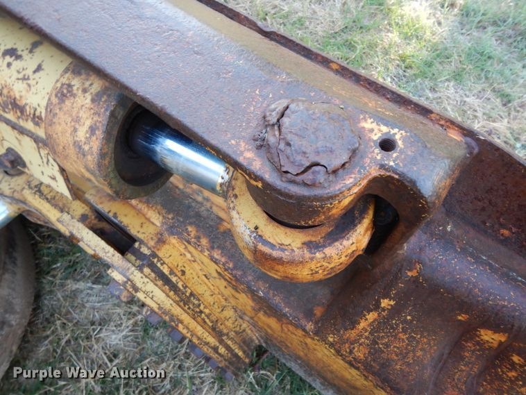 image for item DM2906 1989 Caterpillar D4H LGP  dozer