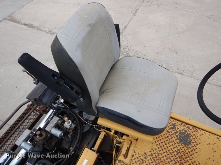 image for item DM4254 1995 Caterpillar AP-1050  paver