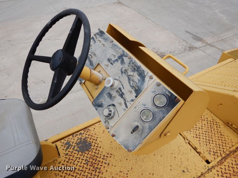 image for item DM4254 1995 Caterpillar AP-1050  paver