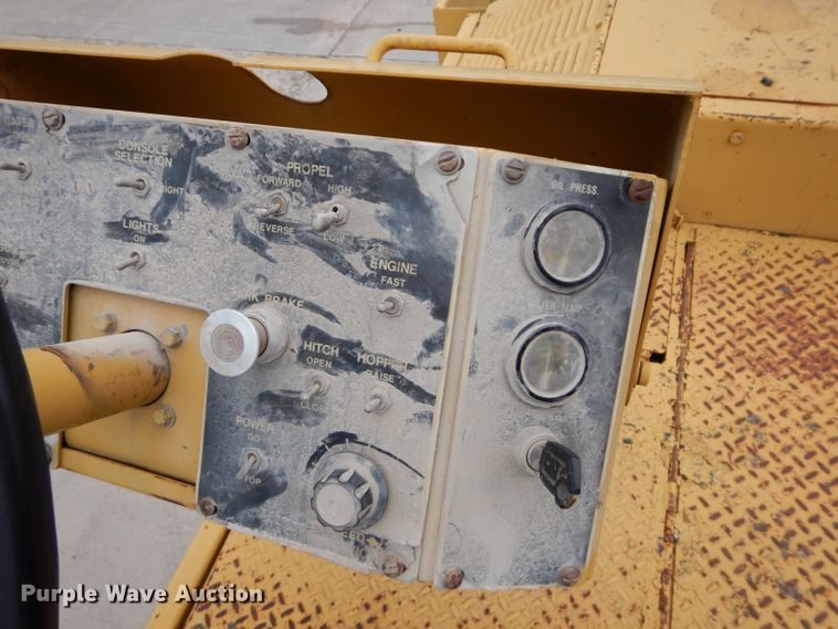 image for item DM4254 1995 Caterpillar AP-1050  paver