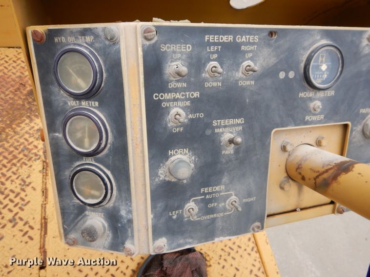 image for item DM4254 1995 Caterpillar AP-1050  paver