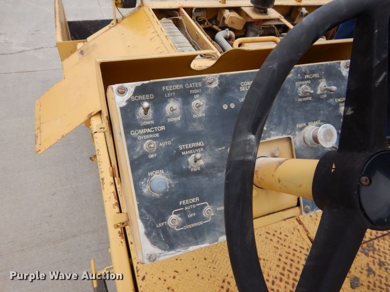 image for item DM4254 1995 Caterpillar AP-1050  paver