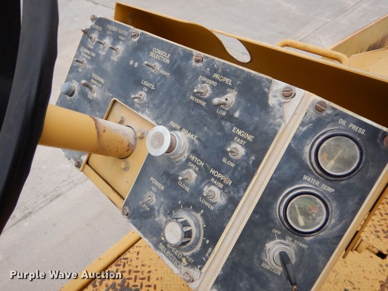 image for item DM4254 1995 Caterpillar AP-1050  paver