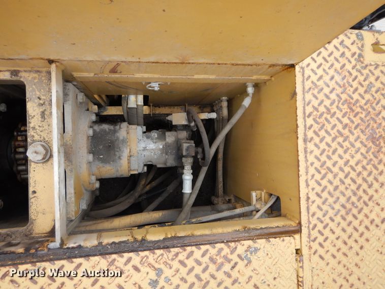 image for item DM4254 1995 Caterpillar AP-1050  paver