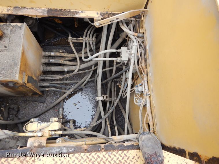 image for item DM4254 1995 Caterpillar AP-1050  paver