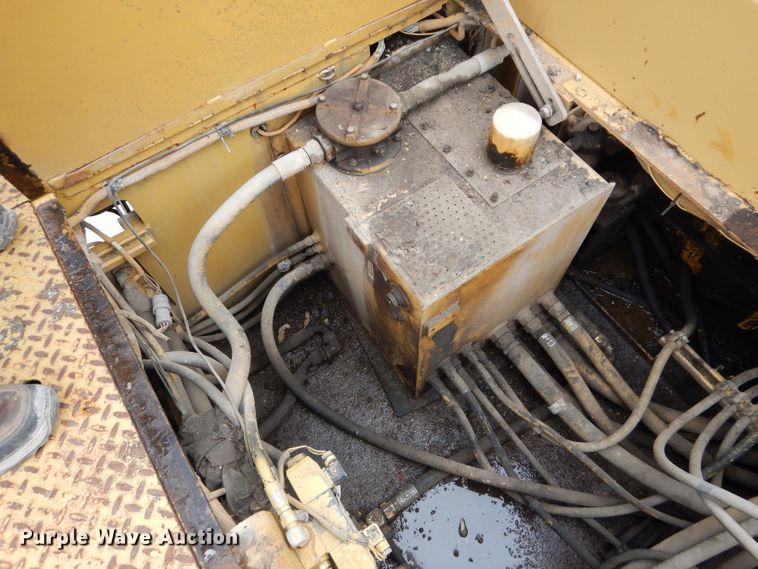 image for item DM4254 1995 Caterpillar AP-1050  paver