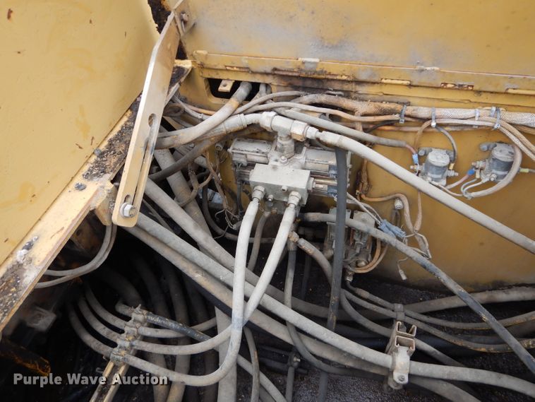 image for item DM4254 1995 Caterpillar AP-1050  paver