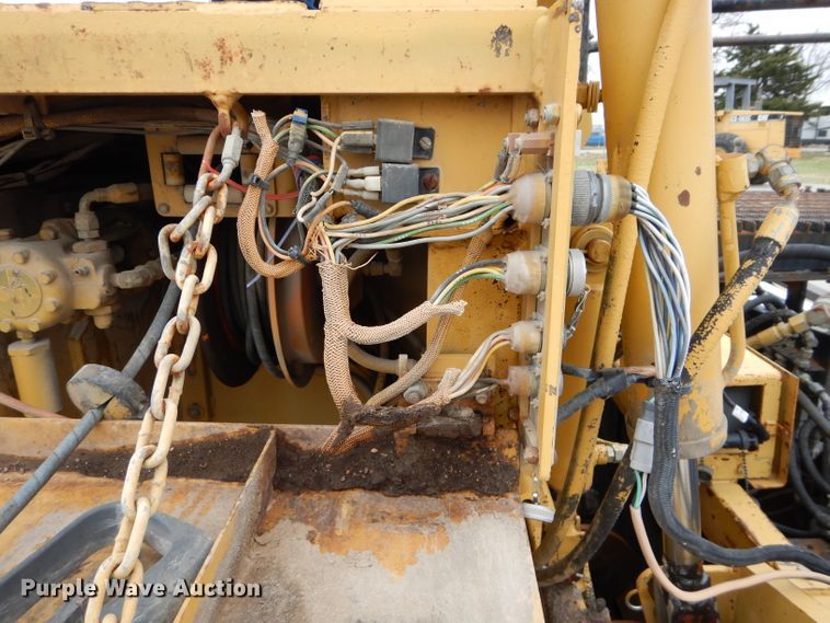 image for item DM4254 1995 Caterpillar AP-1050  paver