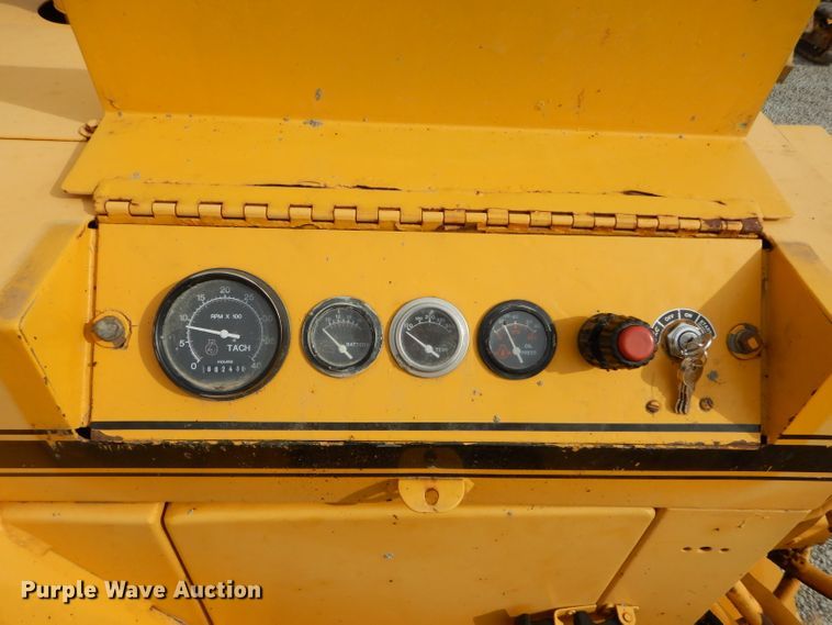 image for item DM4266 1991 Gomaco GT6200 curb machine