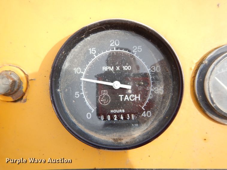 image for item DM4266 1991 Gomaco GT6200 curb machine