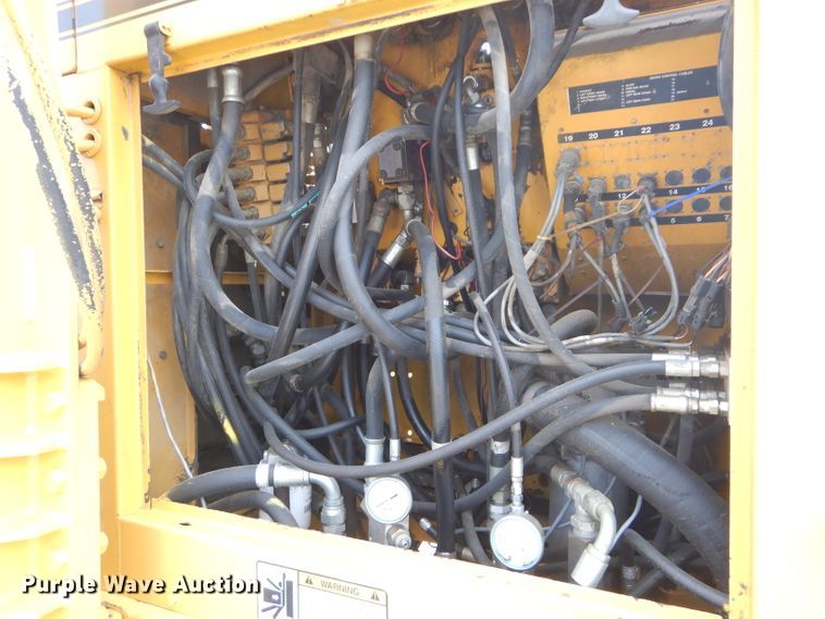 image for item DM4266 1991 Gomaco GT6200 curb machine