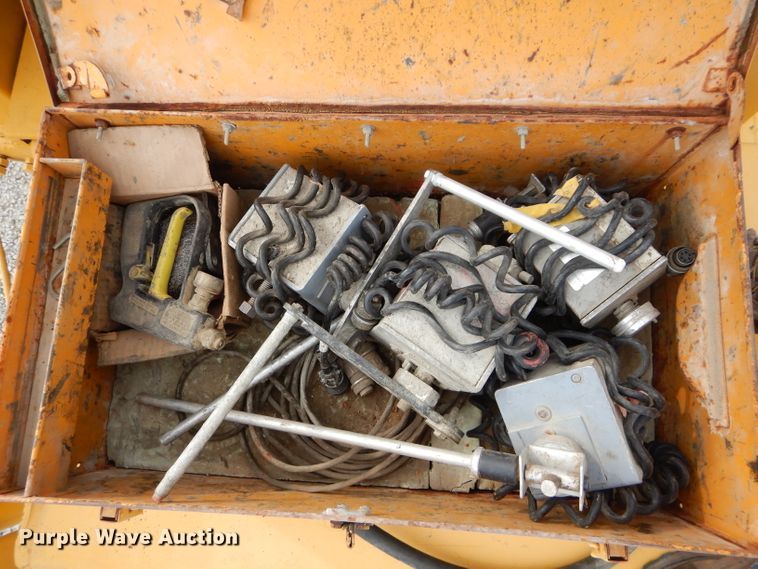 image for item DM4266 1991 Gomaco GT6200 curb machine