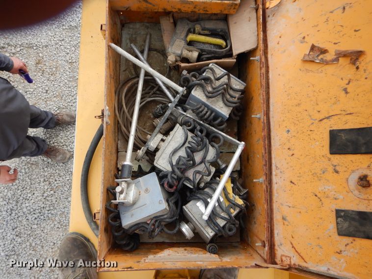 image for item DM4266 1991 Gomaco GT6200 curb machine